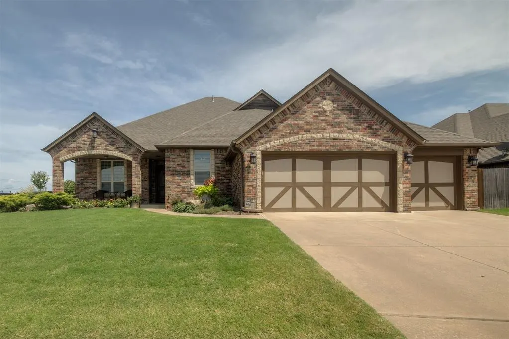 Photo 7 — 14916 Stone Manor Drive, Oklahoma City, OK 73142