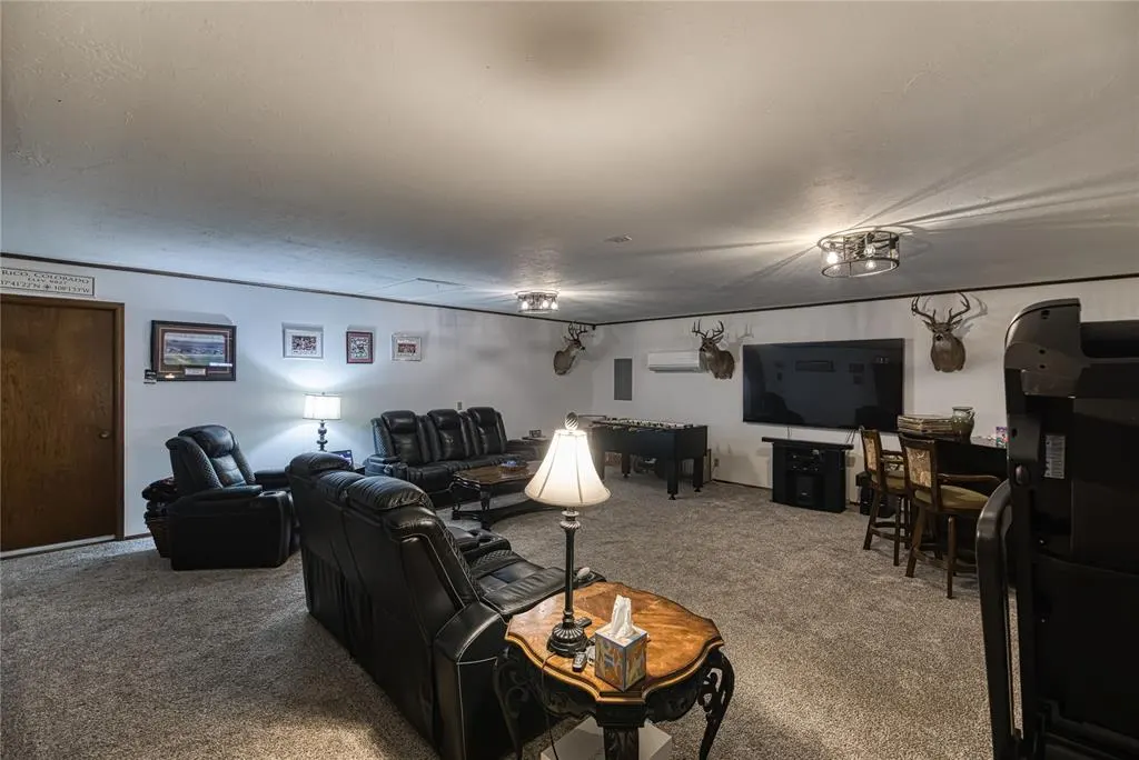 Photo 10 — 201 E Columbia Avenue, Cheyenne, OK 73628