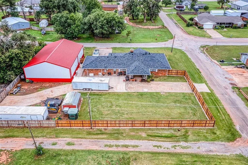 Photo 37 — 201 E Columbia Avenue, Cheyenne, OK 73628