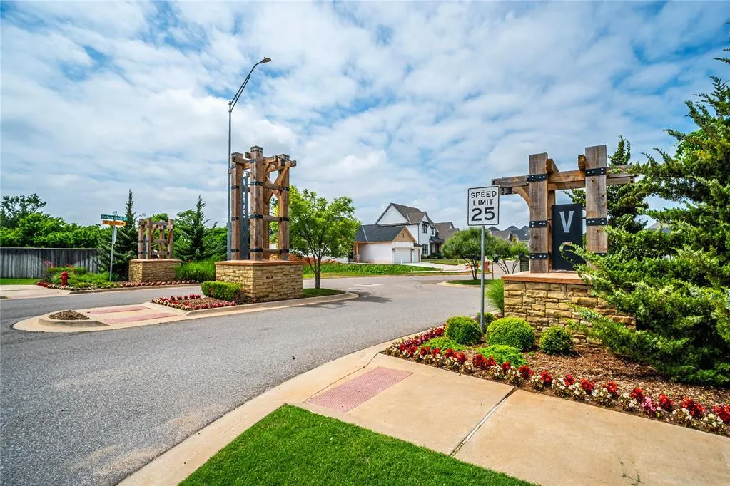 Photo 2 — 3621 Vintage Creek Drive, Norman, OK 73069