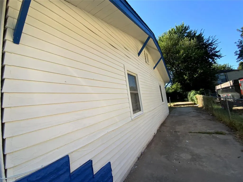 Photo 2 — 114 SE 37th Street, Oklahoma City, OK 73129