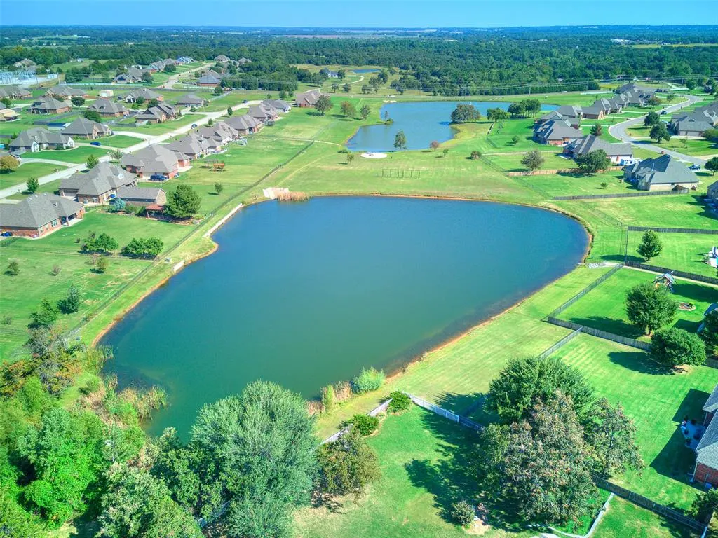 Photo 8 — 769 Silver Chase Drive, Choctaw, OK 73020
