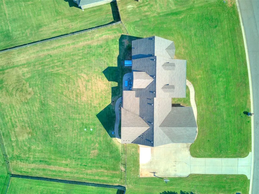 Photo 9 — 769 Silver Chase Drive, Choctaw, OK 73020