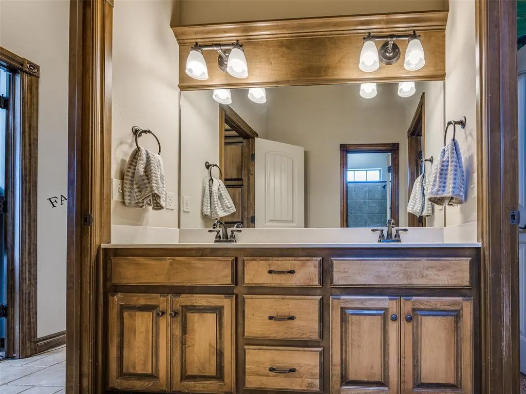 Photo 17 — 769 Silver Chase Drive, Choctaw, OK 73020