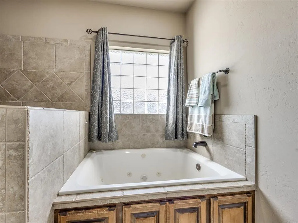 Photo 41 — 769 Silver Chase Drive, Choctaw, OK 73020