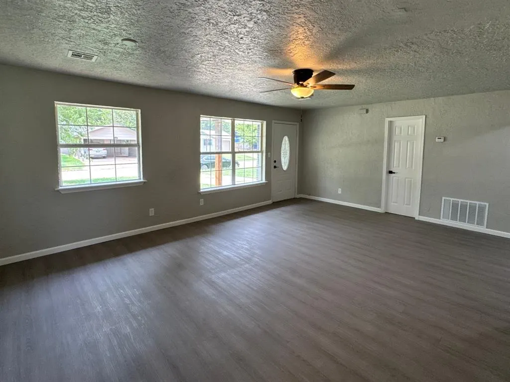 Photo 6 — 411 NW 54th Street, Lawton, OK 73505