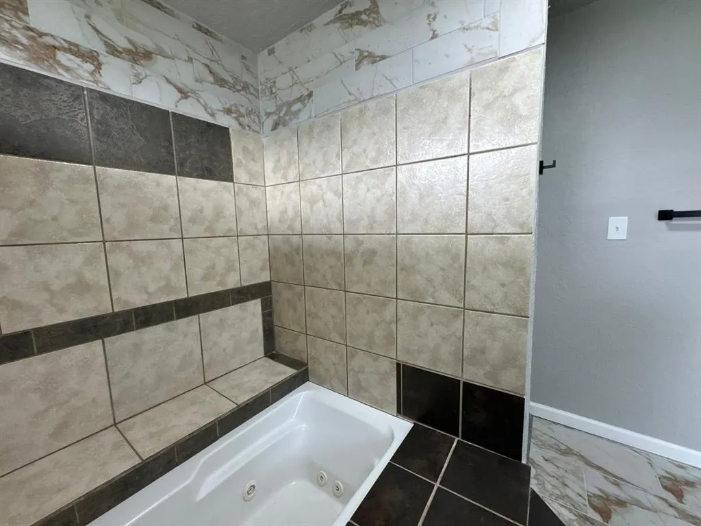 Photo 22 — 411 NW 54th Street, Lawton, OK 73505