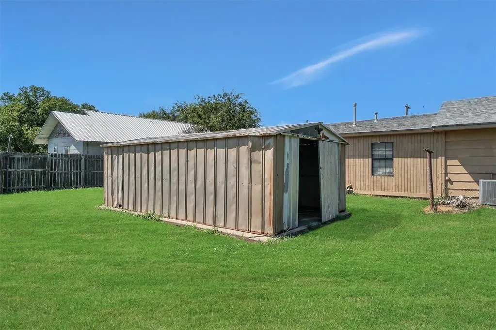 Photo 31 — 604 8th Street, Snyder, OK 73566