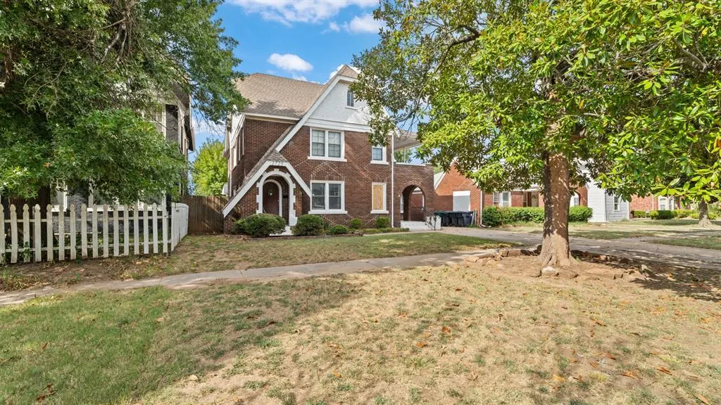 Front exterior — 1725 NW 18th Street, Oklahoma City, OK 73106