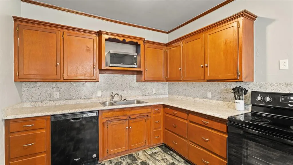 Photo 13 — 1725 NW 18th Street, Oklahoma City, OK 73106