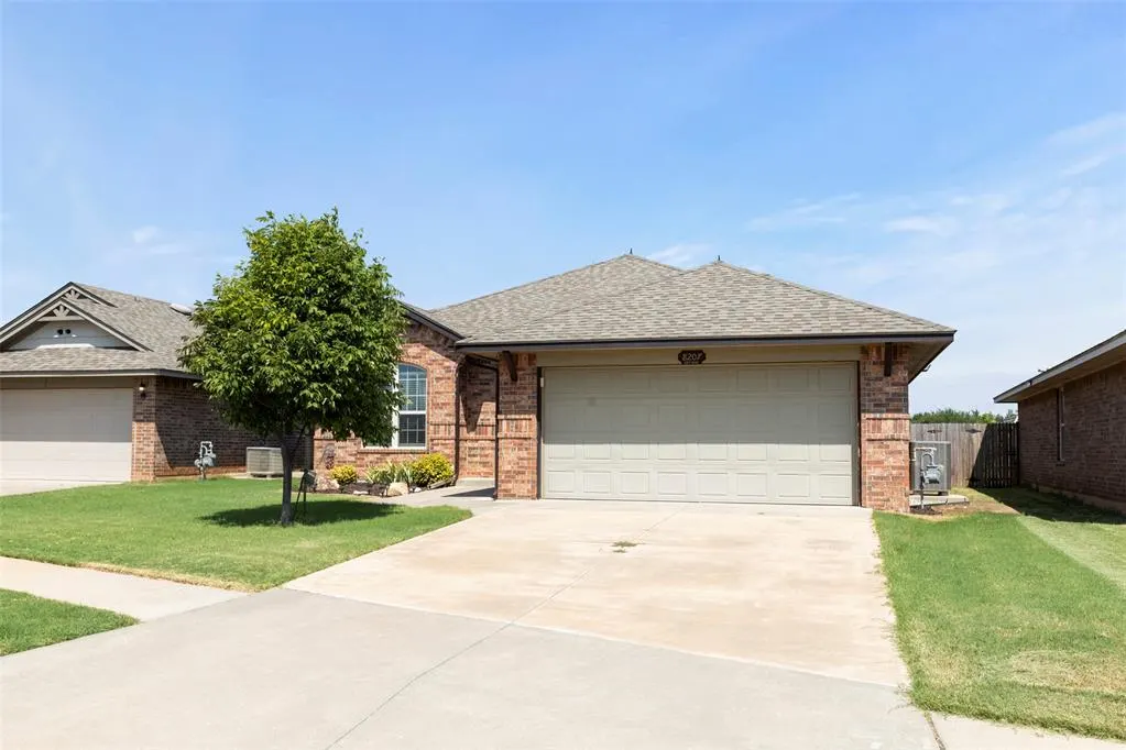 Photo 3 — 8207 SW 59th Terrace, Oklahoma City, OK 73179