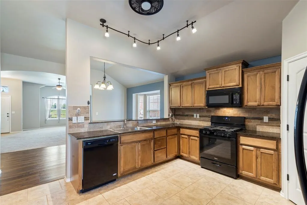 Photo 12 — 8207 SW 59th Terrace, Oklahoma City, OK 73179
