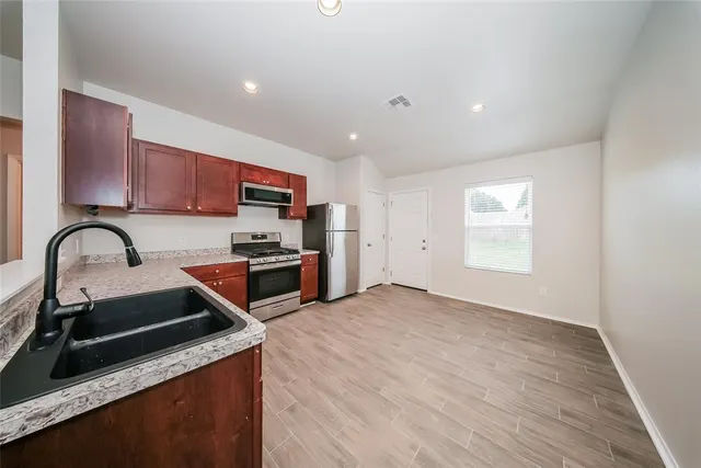 Photo 4 — 7601 Lipizzan Road, Oklahoma City, OK 73132