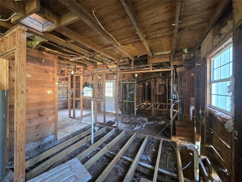 Photo 9 — 208 W Apache Street, Marlow, OK 73055