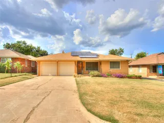 Sold home at 2721 NW 33rd Street