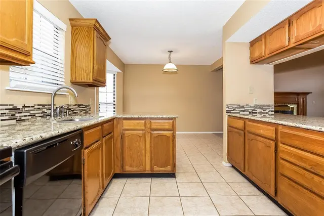 Photo 5 — 616 Firelane Road, Edmond, OK 73003