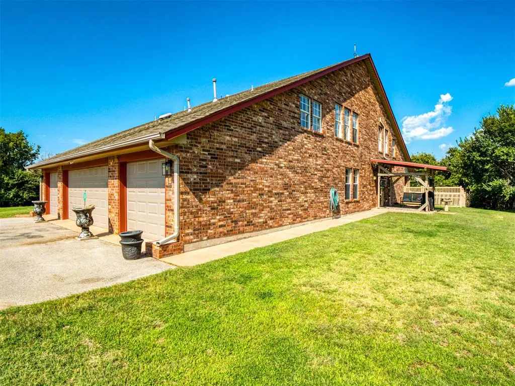 Photo 15 — 13501 E Memorial Road, Jones, OK 73049