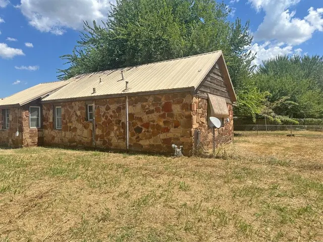 Photo 3 — 1016 El Reno Avenue, Chickasha, OK 73018