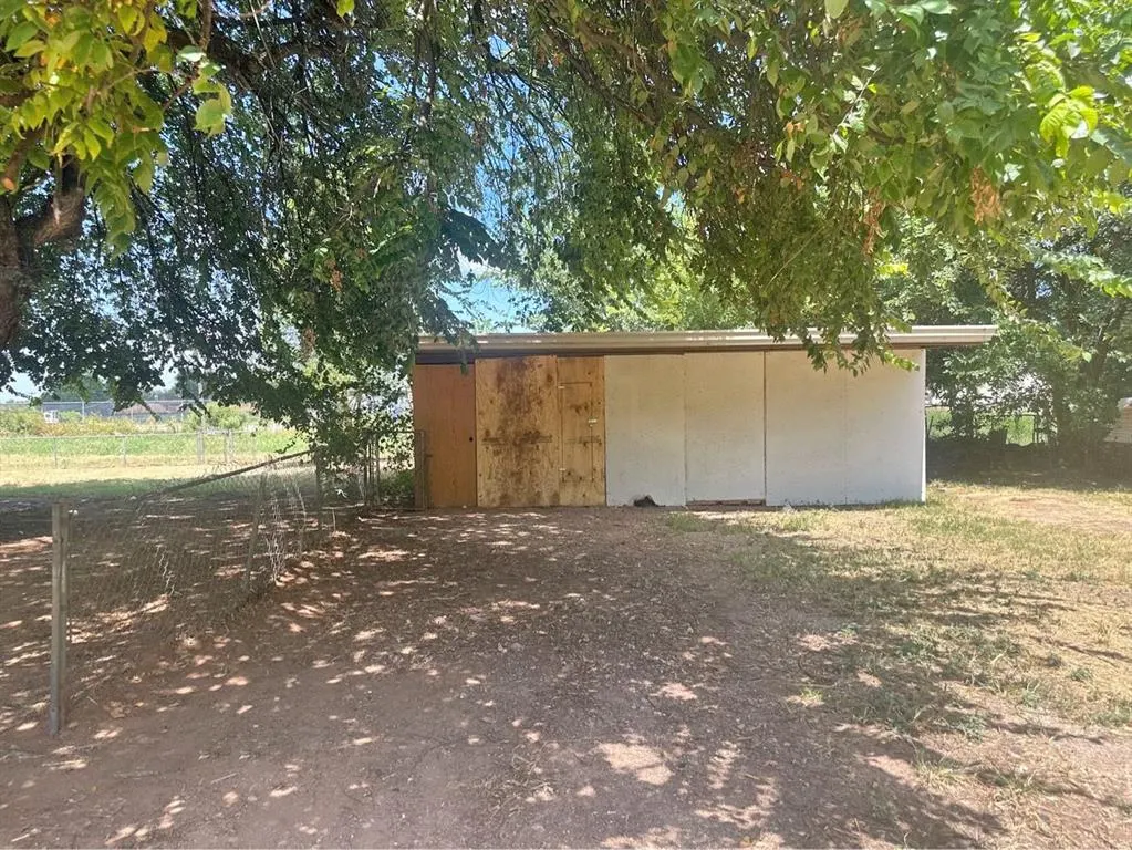 Photo 10 — 1016 El Reno Avenue, Chickasha, OK 73018