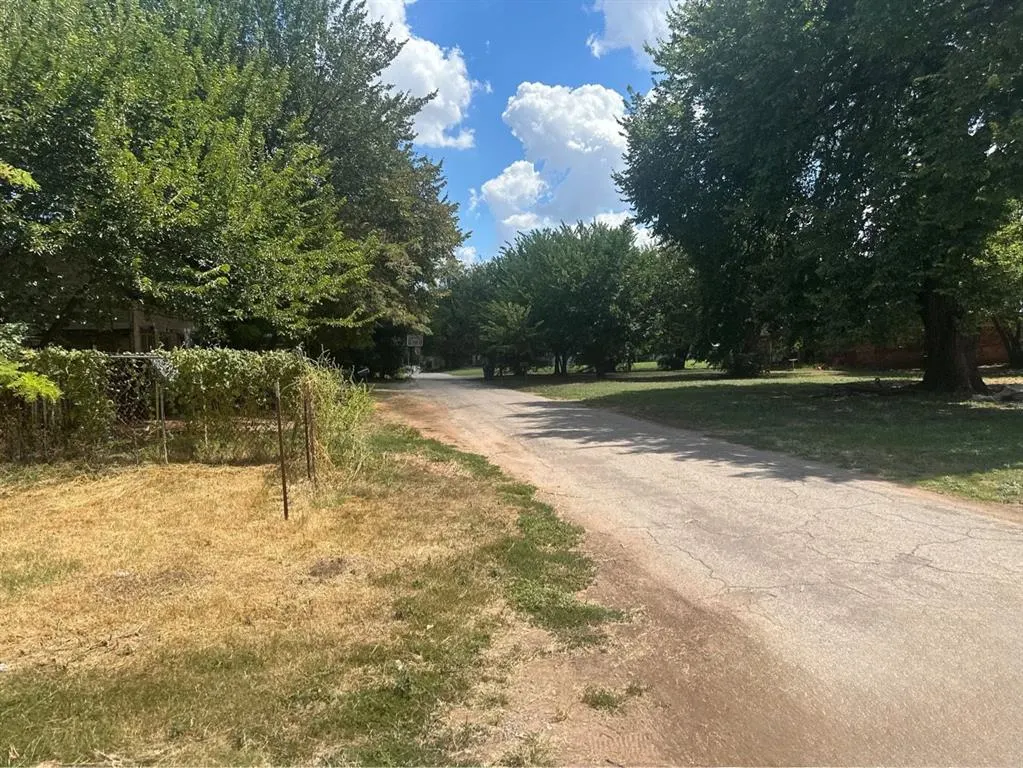 Photo 12 — 1016 El Reno Avenue, Chickasha, OK 73018