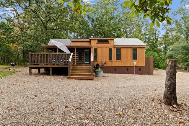 Photo 2 — 306 Neeson Wood Lane, Broken Bow, OK 74728