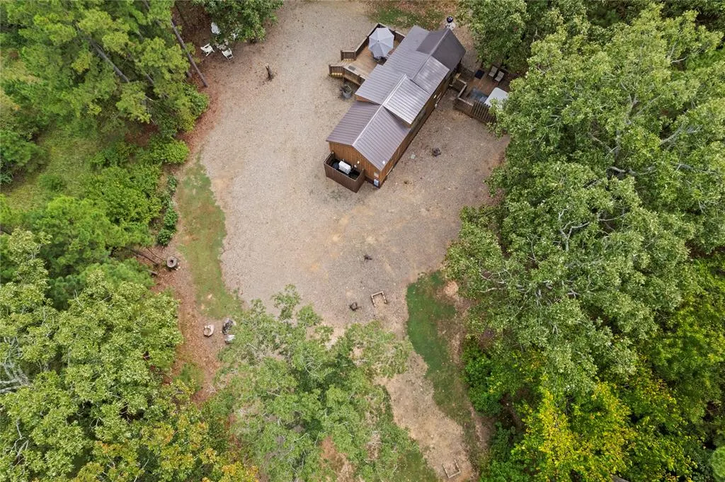 Photo 5 — 306 Neeson Wood Lane, Broken Bow, OK 74728
