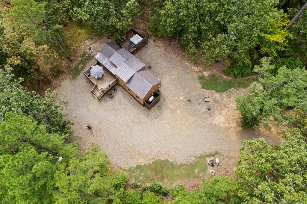Photo 6 — 306 Neeson Wood Lane, Broken Bow, OK 74728