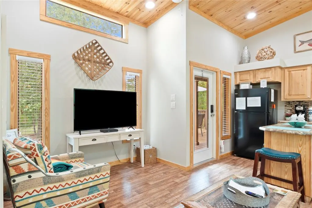 Photo 14 — 306 Neeson Wood Lane, Broken Bow, OK 74728