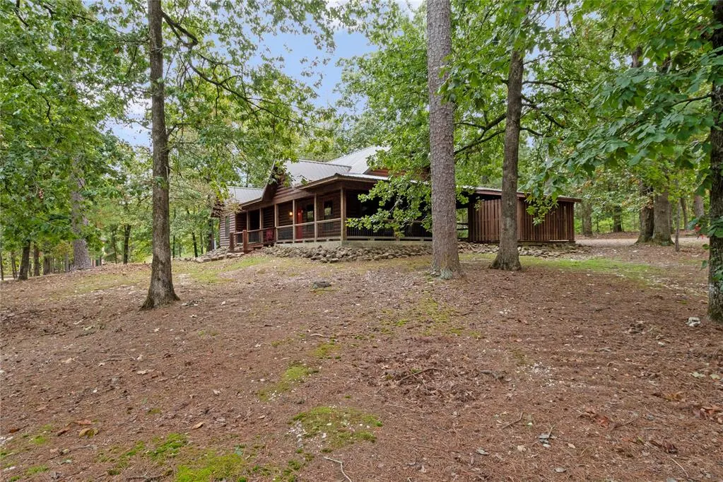 Photo 10 — 302 Neeson Wood Lane, Broken Bow, OK 74728