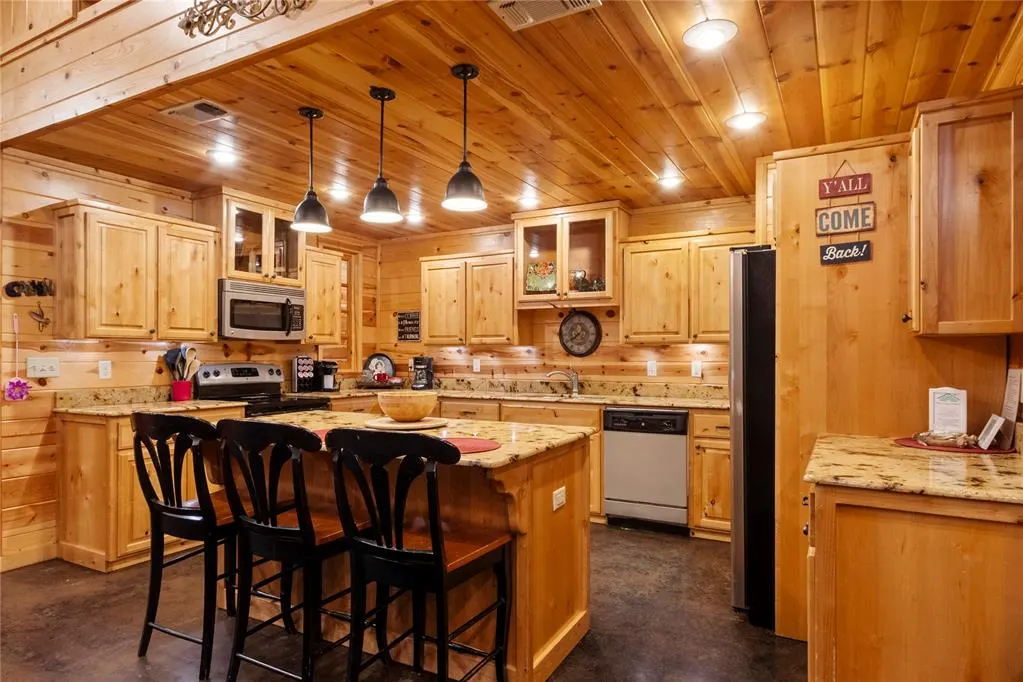 Photo 14 — 302 Neeson Wood Lane, Broken Bow, OK 74728