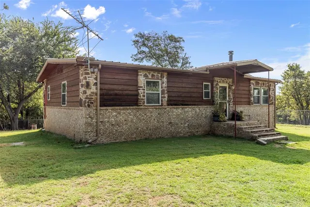 Photo 2 — 10915 E Tecumseh Road, Norman, OK 73026