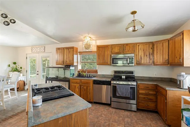 Photo 7 — 10915 E Tecumseh Road, Norman, OK 73026