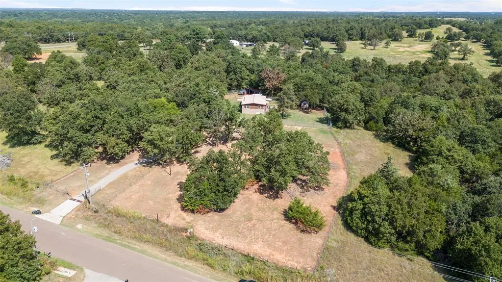 Photo 15 — 10915 E Tecumseh Road, Norman, OK 73026