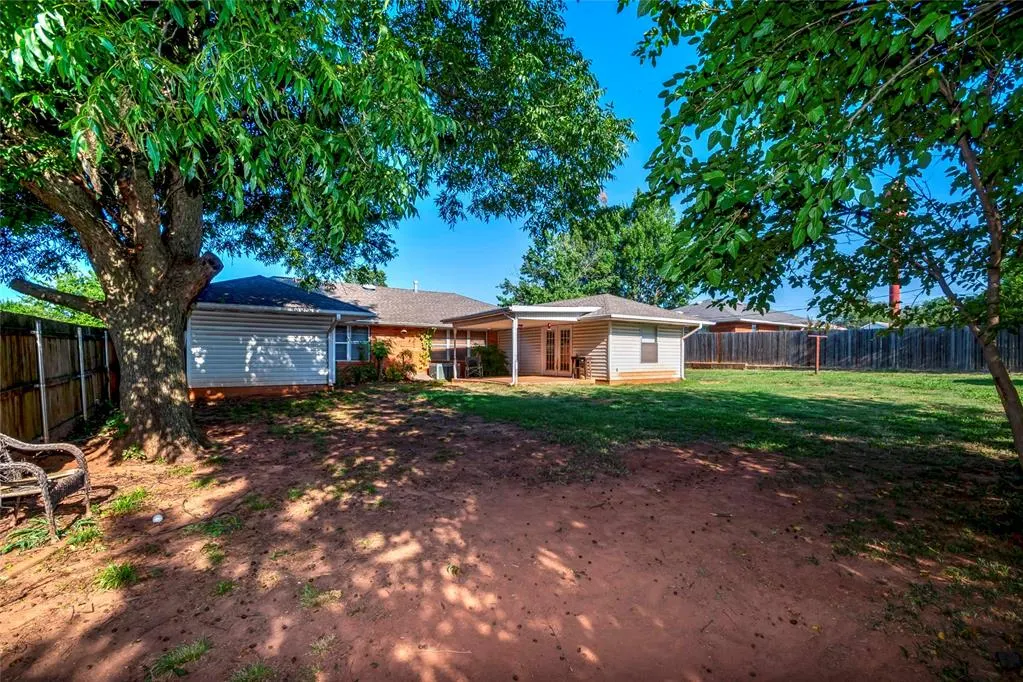 Photo 9 — 200 N Dewey Avenue, Chandler, OK 74834