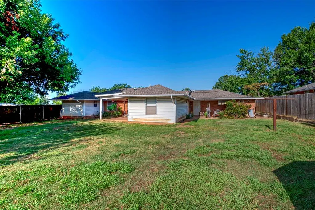 Photo 10 — 200 N Dewey Avenue, Chandler, OK 74834