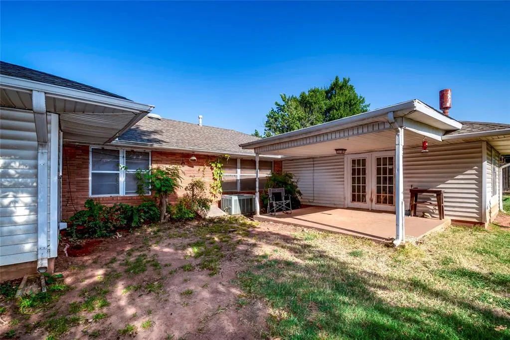 Photo 12 — 200 N Dewey Avenue, Chandler, OK 74834