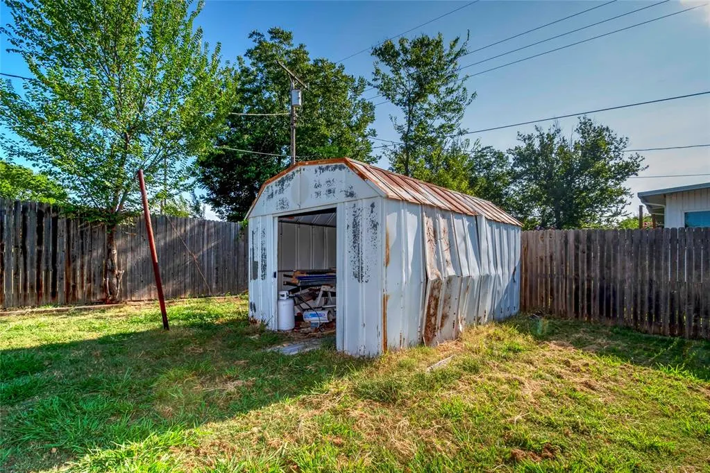Photo 14 — 200 N Dewey Avenue, Chandler, OK 74834