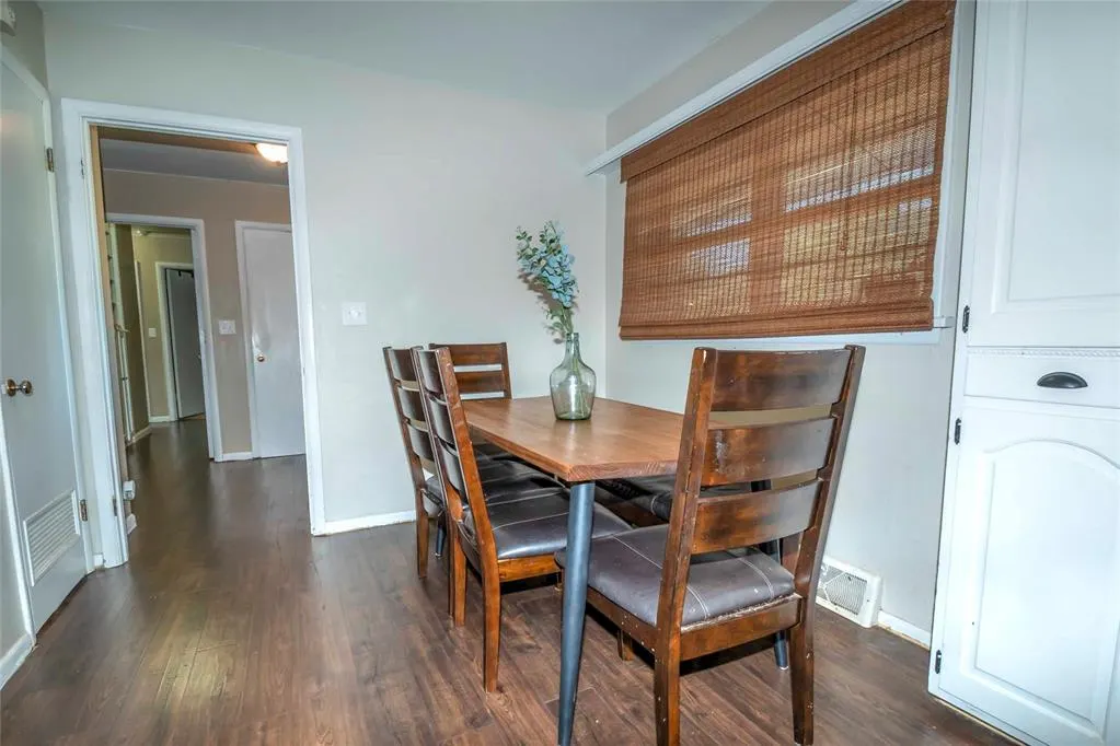 Photo 8 — 200 N Dewey Avenue, Chandler, OK 74834