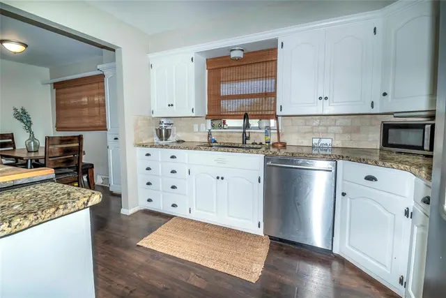 Photo 3 — 200 N Dewey Avenue, Chandler, OK 74834