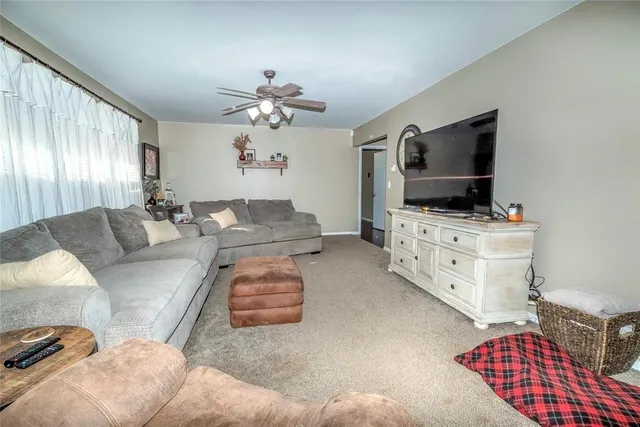 Photo 2 — 200 N Dewey Avenue, Chandler, OK 74834