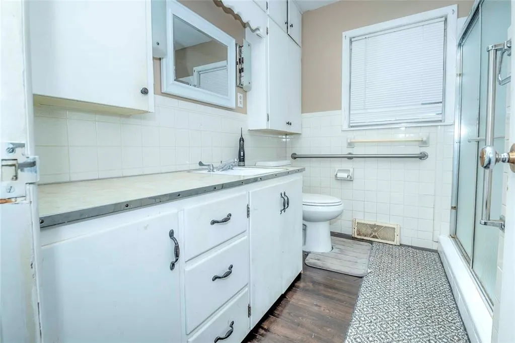 Photo 31 — 200 N Dewey Avenue, Chandler, OK 74834