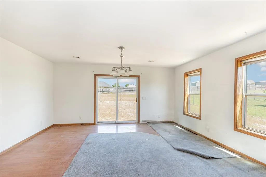Photo 5 — 1411 Meadow View Lane, Blanchard, OK 73010