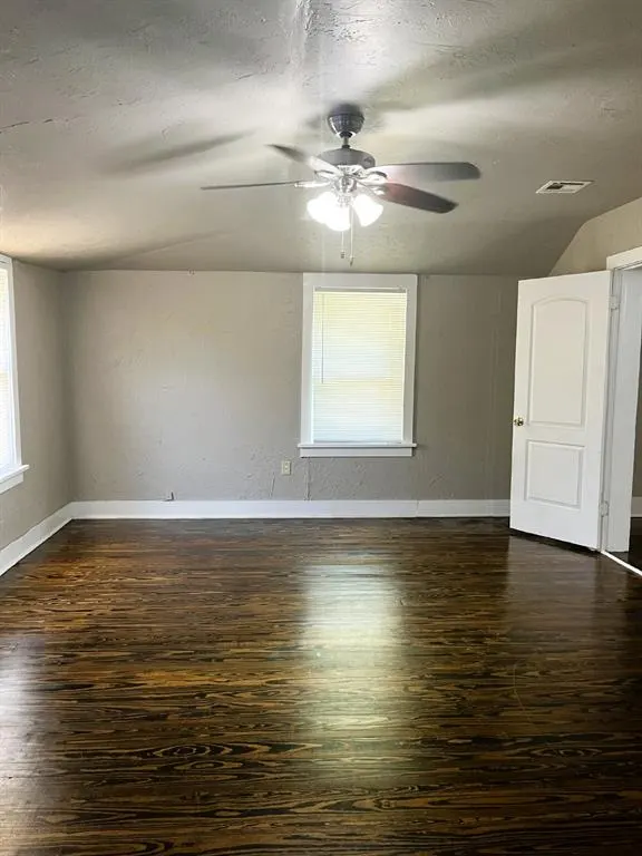 Photo 2 — 823 NW 30th Street, Oklahoma City, OK 73118