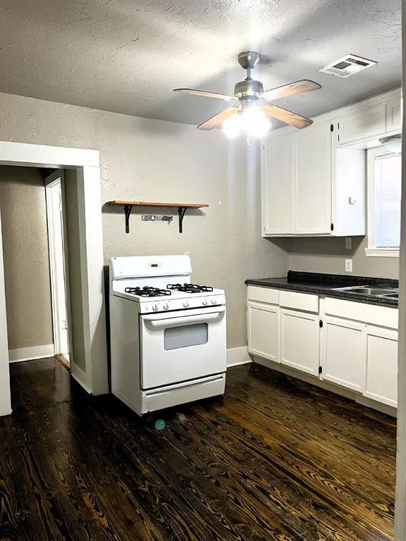 Photo 4 — 823 NW 30th Street, Oklahoma City, OK 73118