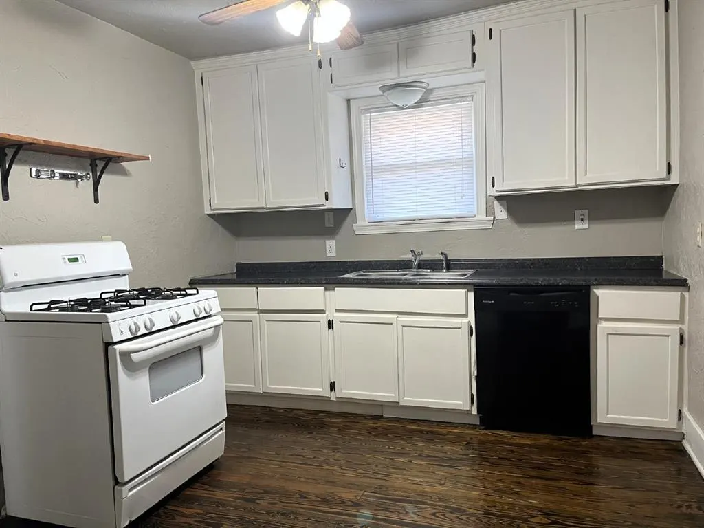Photo 5 — 823 NW 30th Street, Oklahoma City, OK 73118
