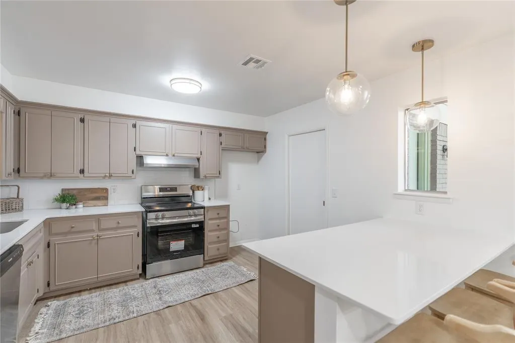 Photo 12 — 4009 NW 62nd Terrace, Oklahoma City, OK 73112