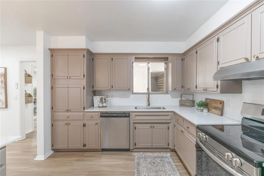 Photo 14 — 4009 NW 62nd Terrace, Oklahoma City, OK 73112