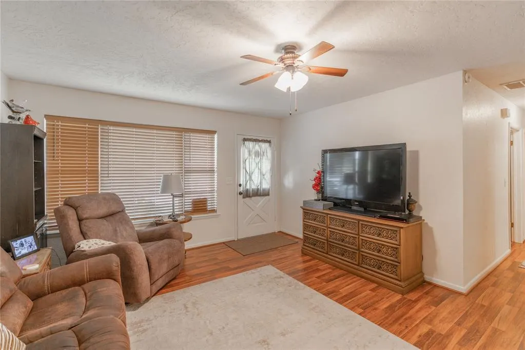 Photo 7 — 502 S 9th Street, Tecumseh, OK 74873