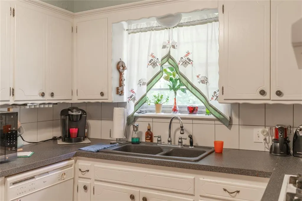 Photo 9 — 502 S 9th Street, Tecumseh, OK 74873