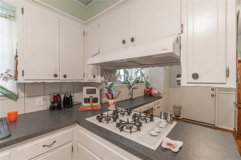 Photo 11 — 502 S 9th Street, Tecumseh, OK 74873